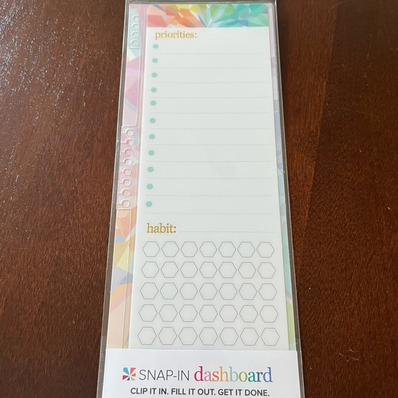 Erin Condren Bundle: vegan leather weekly planner, 3 Snap in Dashboards, pouch - Picture 14 of 16